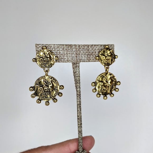 Gold Retro Style Coin Dangle Earrings - Picture 3 of 9